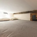 Charming Studio In The Heart Of Paris