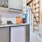 Charming Studio In The Heart Of Paris