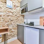 Charming Studio In The Heart Of Paris