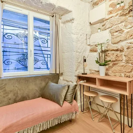 Charming Studio In The Heart Of Parigi
